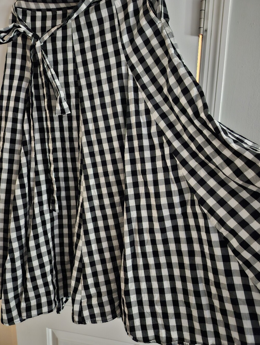 Who What Wear.. Black and White  Circle Skirt - Picture 6 of 8